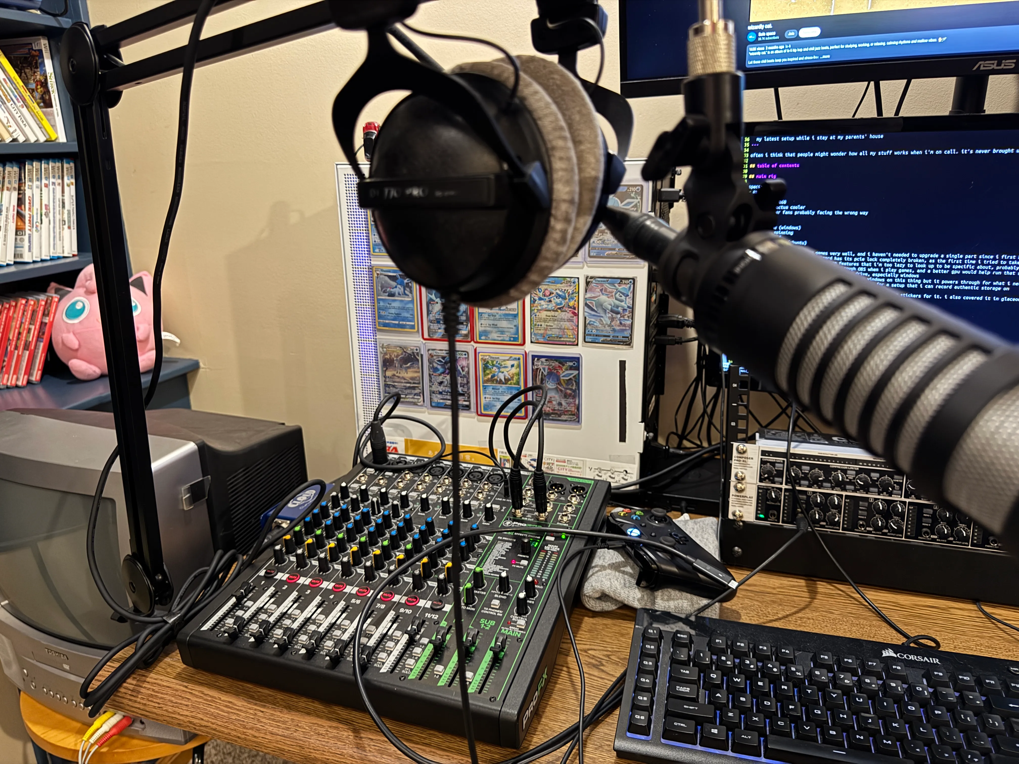 picture of my mixer, the mackie profx12v3